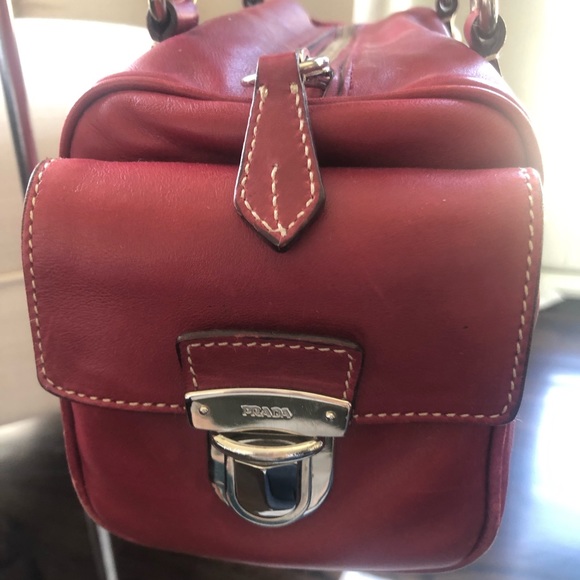 Prada lambskin bag (Vitello Heavy in Cerise) - Picture 2 of 8